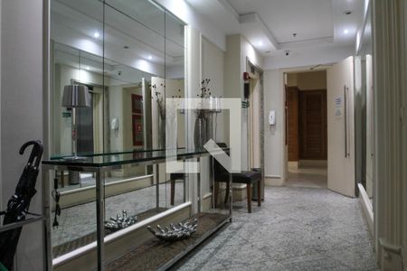 Apartamento à venda com 60m², 2 quartos e 1 vaga Apartamento à venda com 60m², 2 quartos e 1 vagaHall social