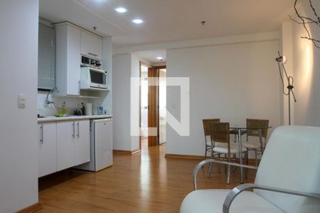 Sala de apartamento à venda com 2 quartos, 60m² em Lagoa, Rio de Janeiro