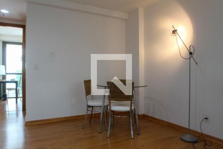 Sala de apartamento à venda com 2 quartos, 60m² em Lagoa, Rio de Janeiro