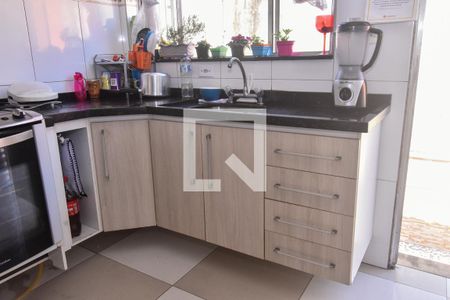 Casa para alugar com 120m², 3 quartos e 4 vagasCozinha - Armários