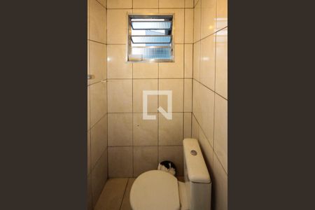 Casa à venda com 204m², 3 quartos e 2 vagas Casa à venda com 204m², 3 quartos e 2 vagasBanheiro