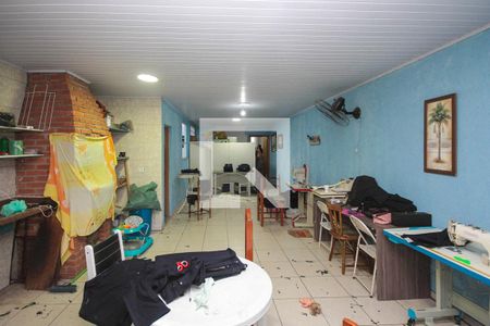 Casa à venda com 204m², 3 quartos e 2 vagas Casa à venda com 204m², 3 quartos e 2 vagasvaranda