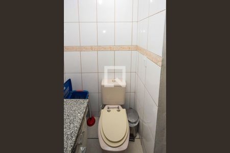 Casa à venda com 204m², 3 quartos e 2 vagas Casa à venda com 204m², 3 quartos e 2 vagasBanheiro