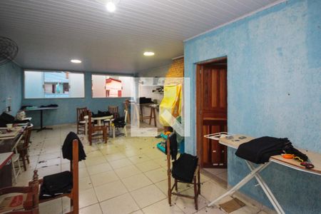 Casa à venda com 204m², 3 quartos e 2 vagas Casa à venda com 204m², 3 quartos e 2 vagasvaranda