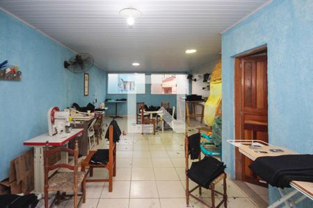 Casa à venda com 204m², 3 quartos e 2 vagas Casa à venda com 204m², 3 quartos e 2 vagasvaranda