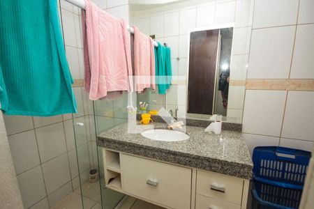 Casa à venda com 204m², 3 quartos e 2 vagas Casa à venda com 204m², 3 quartos e 2 vagasBanheiro