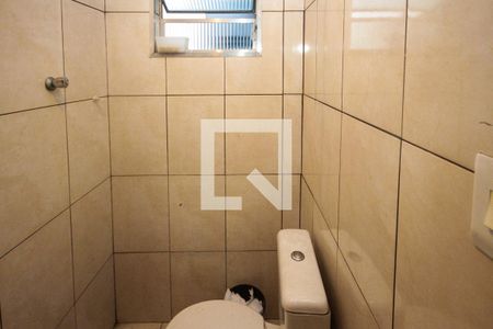 Casa à venda com 204m², 3 quartos e 2 vagas Casa à venda com 204m², 3 quartos e 2 vagasBanheiro