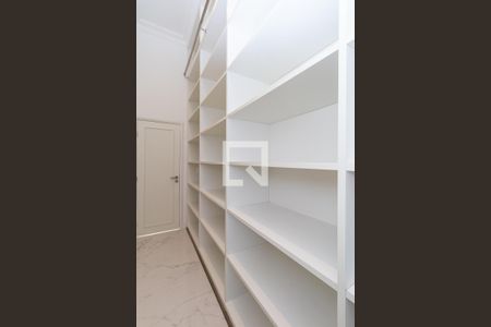 Apartamento à venda com 320m², 3 quartos e 4 vagasDespensa