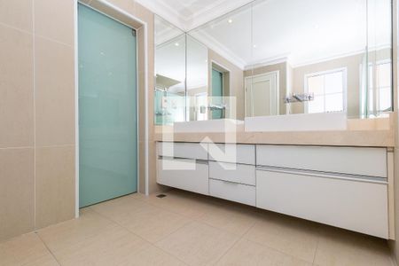 Apartamento à venda com 320m², 3 quartos e 4 vagasBanheiro da Suíte