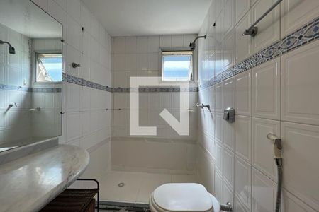 Apartamento à venda com 110m², 2 quartos e 2 vagas Apartamento à venda com 110m², 2 quartos e 2 vagasBanheiro da Suíte 1
