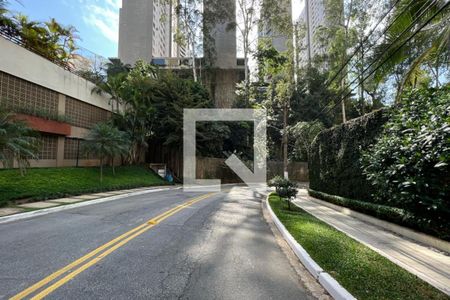 Apartamento à venda com 110m², 2 quartos e 2 vagas Apartamento à venda com 110m², 2 quartos e 2 vagasVista da Rua