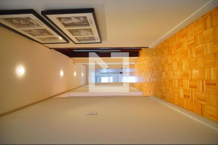 Apartamento à venda com 214m², 3 quartos e 1 vagaCorredor