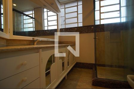 Apartamento à venda com 214m², 3 quartos e 1 vagaBanheiro da Suíte