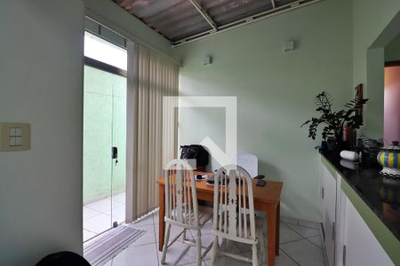 Casa à venda com 170m², 2 quartos e 2 vagasCozinha