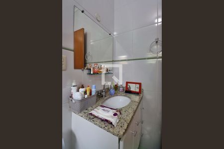 Banheiro da Suíte de casa à venda com 2 quartos, 170m² em Vila Scarpelli, Santo André