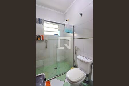 Banheiro da Suíte de casa à venda com 2 quartos, 170m² em Vila Scarpelli, Santo André