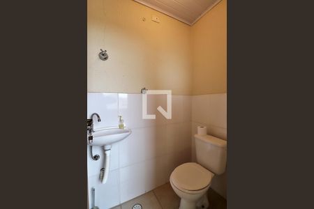 Casa à venda com 170m², 2 quartos e 2 vagasLavabo
