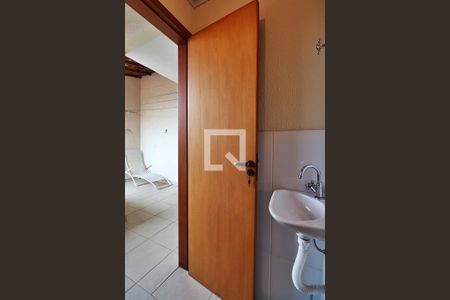 Casa à venda com 170m², 2 quartos e 2 vagasLavabo