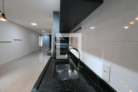 Sala/Cozinha de casa de condomínio à venda com 2 quartos, 92m² em Santo Amaro, São Paulo