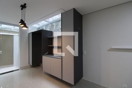 Sala/Cozinha de casa de condomínio à venda com 2 quartos, 92m² em Santo Amaro, São Paulo