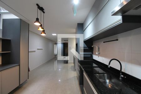 Sala/Cozinha de casa de condomínio à venda com 2 quartos, 92m² em Santo Amaro, São Paulo