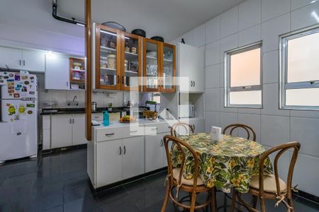 Casa de condomínio à venda com 330m², 4 quartos e 4 vagasCozinha