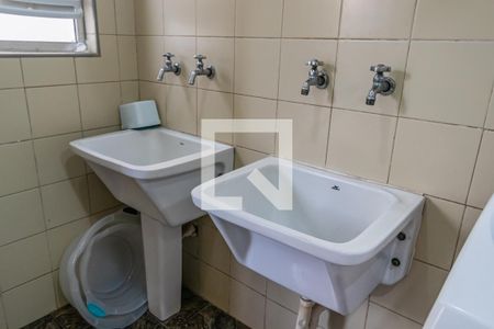Casa de condomínio à venda com 330m², 4 quartos e 4 vagasDetalhe da Área de Serviço
