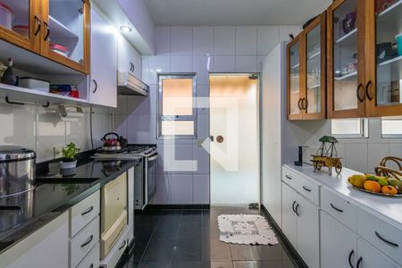 Casa de condomínio à venda com 330m², 4 quartos e 4 vagasCozinha