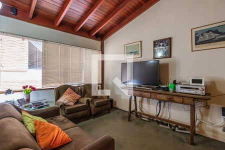 Casa de condomínio à venda com 330m², 4 quartos e 4 vagasSala Íntima