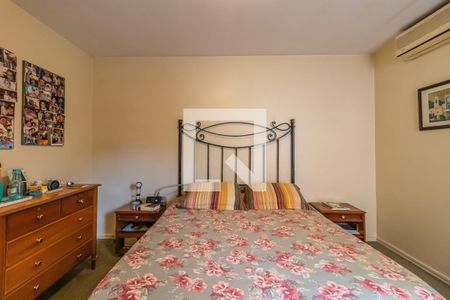 Casa de condomínio à venda com 330m², 4 quartos e 4 vagasSuíte 2