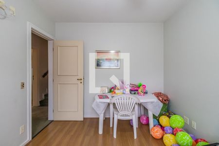 Casa de condomínio à venda com 330m², 4 quartos e 4 vagasQuarto 2