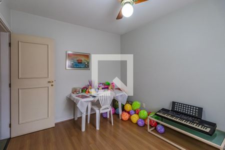 Casa de condomínio à venda com 330m², 4 quartos e 4 vagasQuarto 2