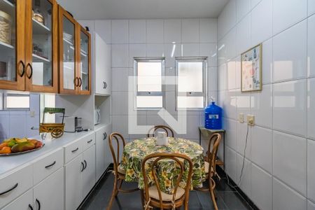 Casa de condomínio à venda com 330m², 4 quartos e 4 vagasCozinha