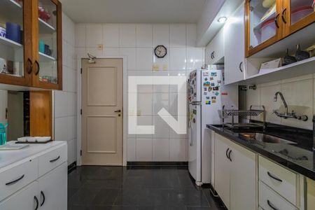 Casa de condomínio à venda com 330m², 4 quartos e 4 vagasCozinha