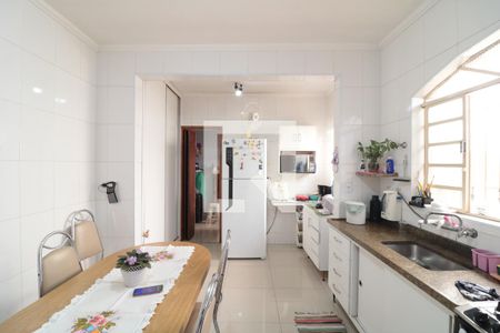 Casa à venda com 150m², 4 quartos e 3 vagasCozinha