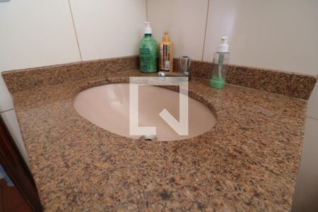 Casa à venda com 150m², 4 quartos e 3 vagasBanheiro Social - pia