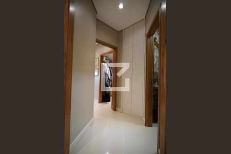 Casa à venda com 521m², 8 quartos e 8 vagasCorredor