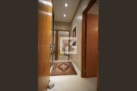 Casa à venda com 521m², 8 quartos e 8 vagasCorredor