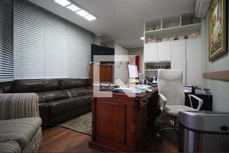 Casa à venda com 521m², 8 quartos e 8 vagasEscritório