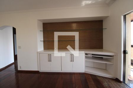 Sala de TV de apartamento à venda com 4 quartos, 273m² em Cambuí, Campinas