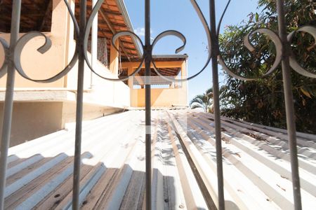 Vista do Quarto 1 de casa para alugar com 2 quartos, 49m² em Europa, Belo Horizonte