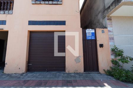 Casa para alugar com 49m², 2 quartos e sem vagaFachada e portaria