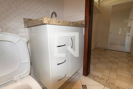 Casa para alugar com 49m², 2 quartos e sem vagaBanheiro- armários