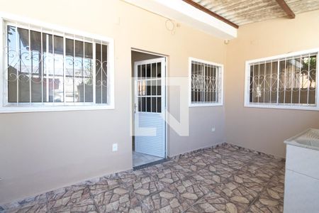 Casa para alugar com 49m², 2 quartos e sem vagaVaranda