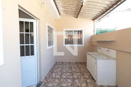Casa para alugar com 49m², 2 quartos e sem vagaVaranda
