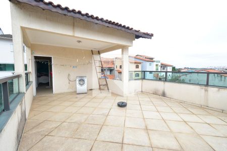 Casa à venda com 4 quartos, 175m² em Parque Flamengo, Guarulhos