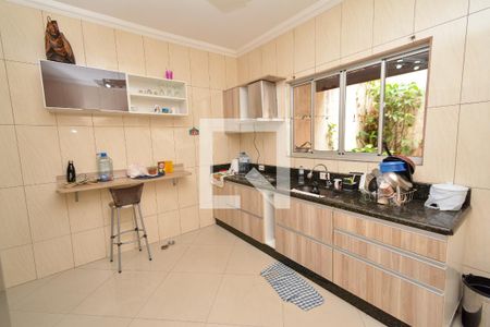 Casa à venda com 4 quartos, 175m² em Parque Flamengo, Guarulhos