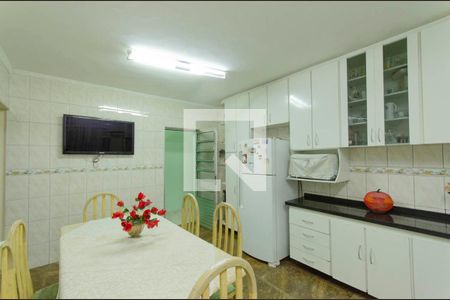 Casa para alugar com 560m², 3 quartos e 3 vagas Casa para alugar com 560m², 3 quartos e 3 vagasCozinha
