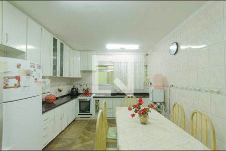 Casa para alugar com 560m², 3 quartos e 3 vagas Casa para alugar com 560m², 3 quartos e 3 vagasCozinha