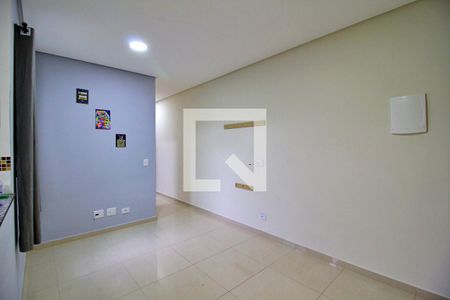 Sala de apartamento à venda com 2 quartos, 56m² em Parque Industriário, Santo André